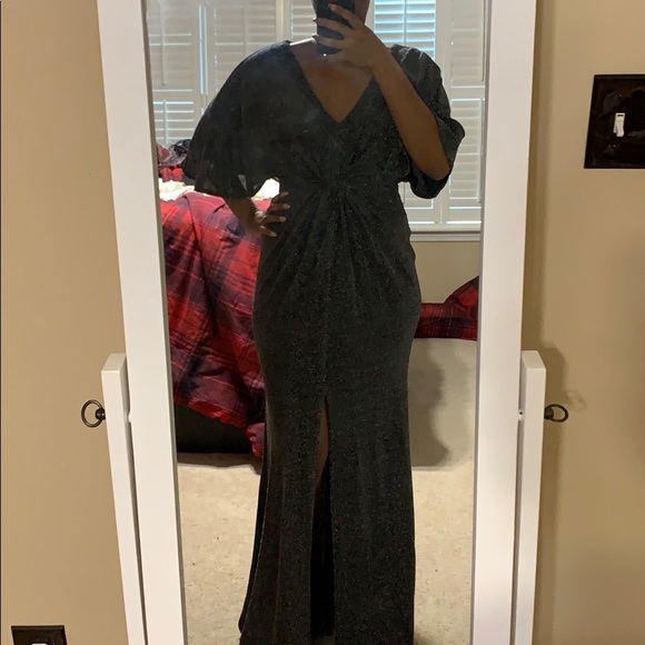 Betsy & Adam Formal Dress Size 4 - Picture 2 of 8